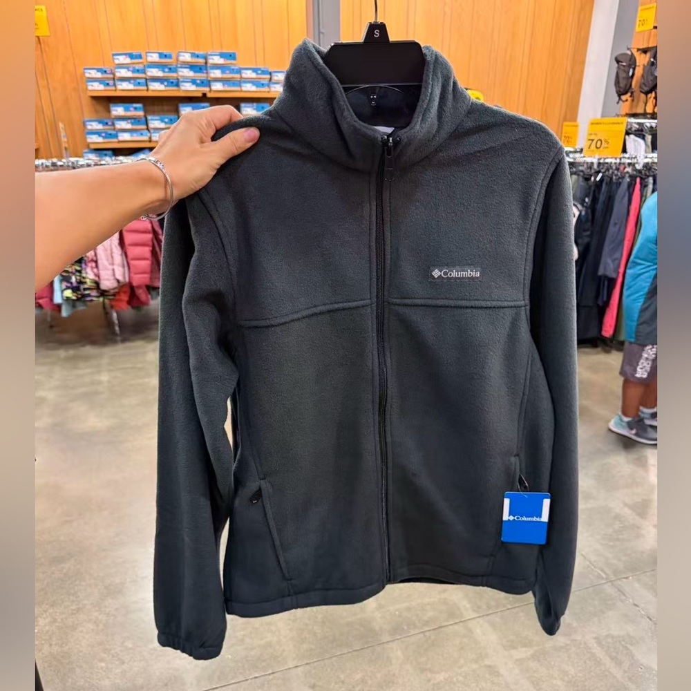 Brand New! Columbia’s Men’s Black Fleece Jacket!